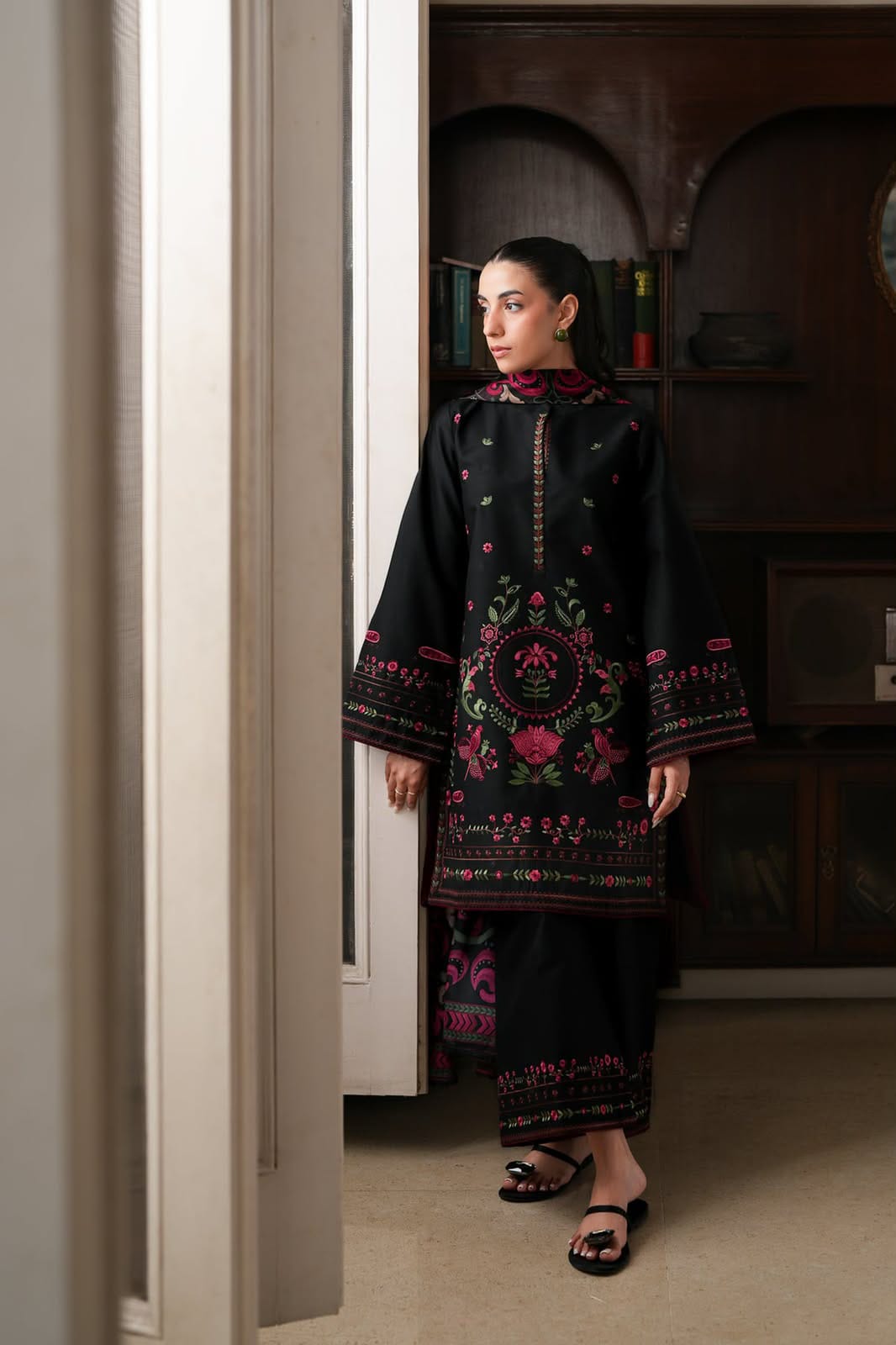 6536 Black & Rose Dhanak - 3-Piece Unstitched Suit; original photograph 3, supplied unstitched.